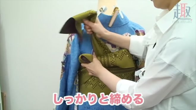 【卒業式】プロの着付け師が教える女袴の着付け手順